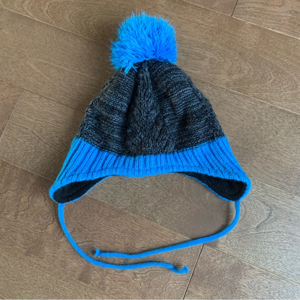 3/$10 TROIS MOUTONS Toddler boy winter hat 12-24m